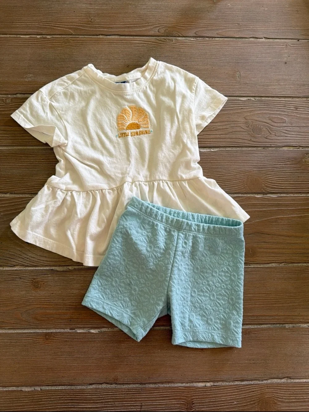 Old navy girlsCream Peplum Tee with Embroidered Sun & Light Blue Textured Shorts