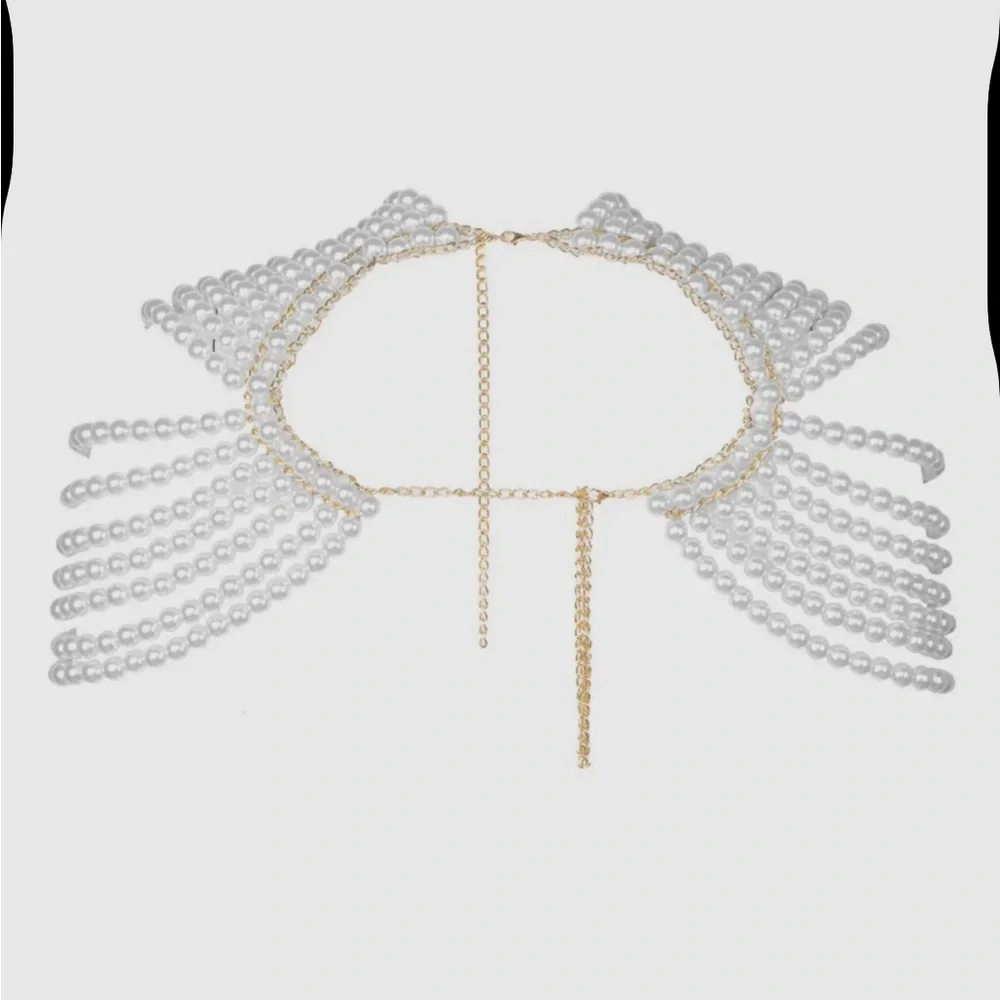 Bella Barnett statement pearl