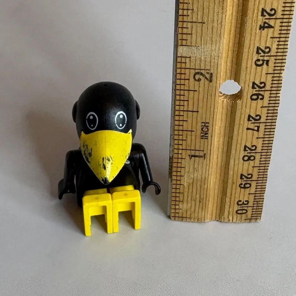 Vintage LEGO Charlie Crow Bird Minifigure Fabuland‎ Black Yellow Beak Kid Toy