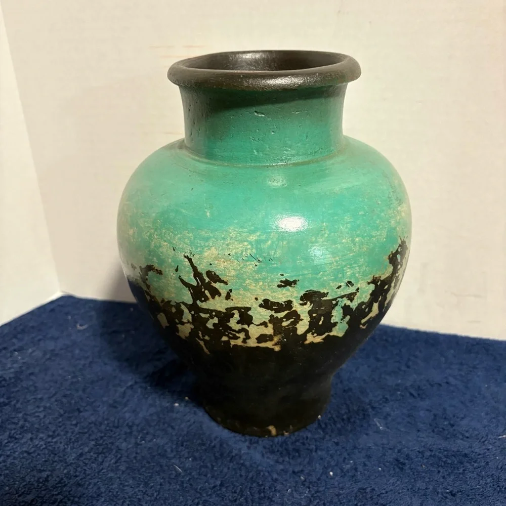 Art Pottery beautiful piece addition