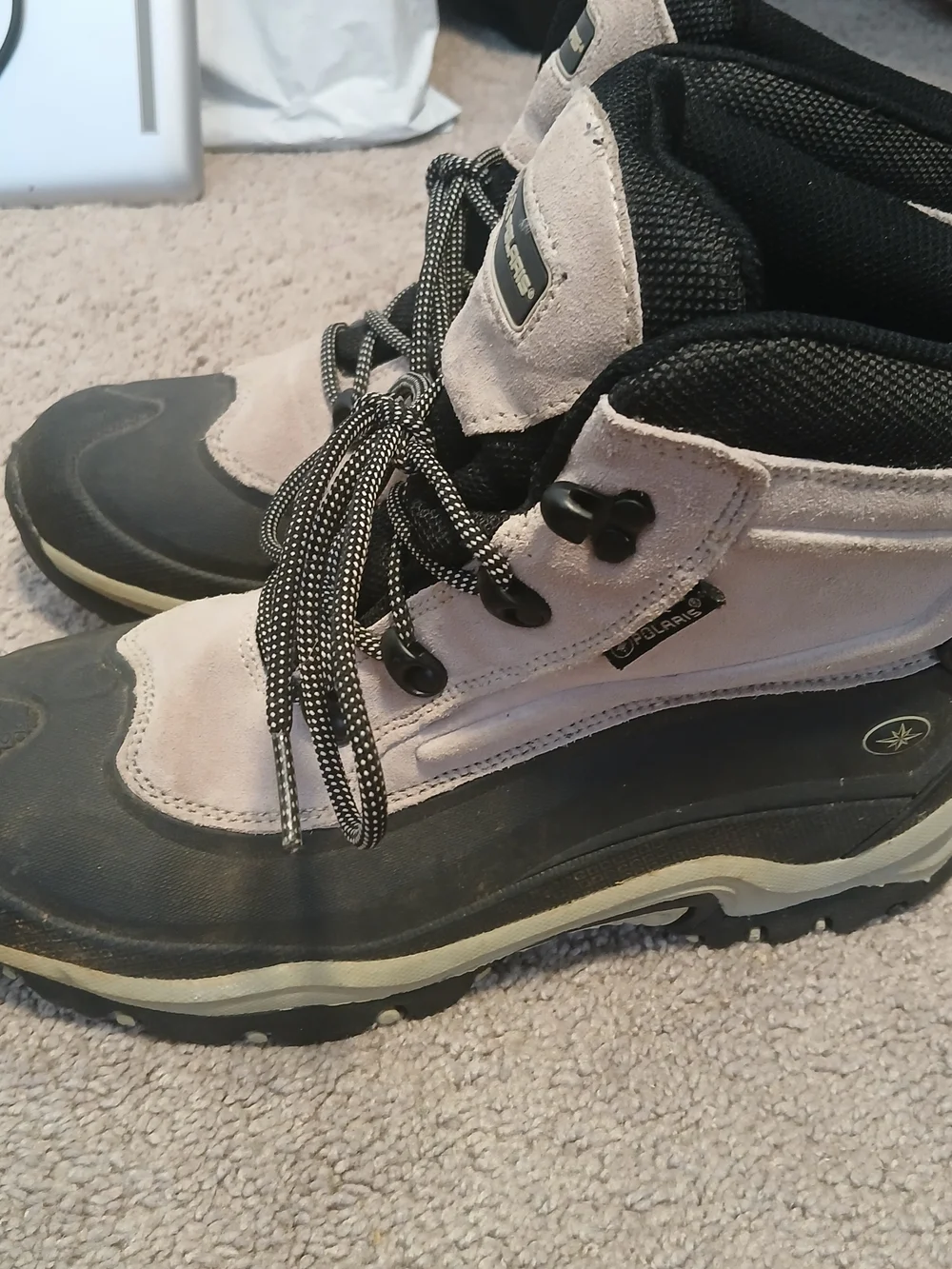 Polaris Thermolite hiking boots feature a gray suede upper with a blk rubber Sol