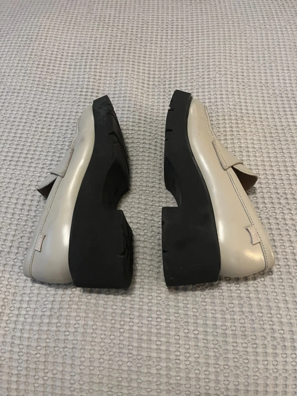 Camper dark cream