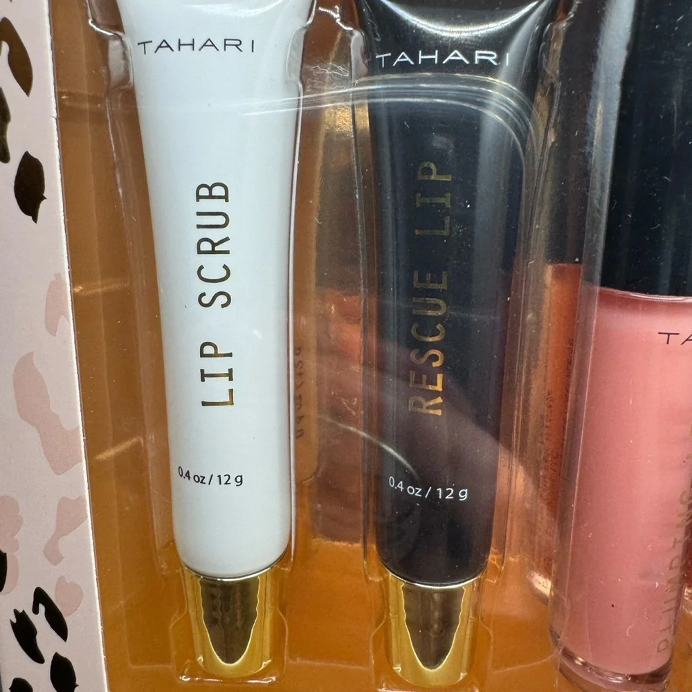 Tahari scrub color hydration