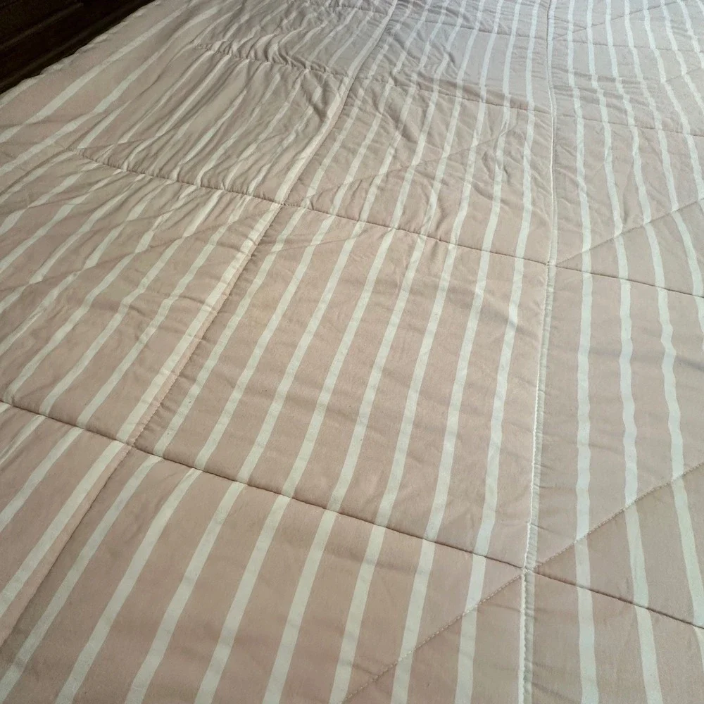 UGG Corey Reversible Full/Queen Comforter Pink/Cream‎ Stripe Sherpa Back