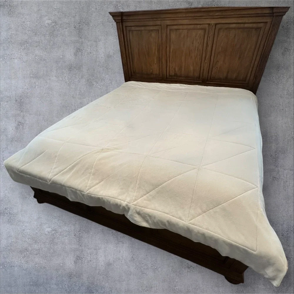UGG Corey Reversible Full/Queen Comforter Pink/Cream‎ Stripe Sherpa Back