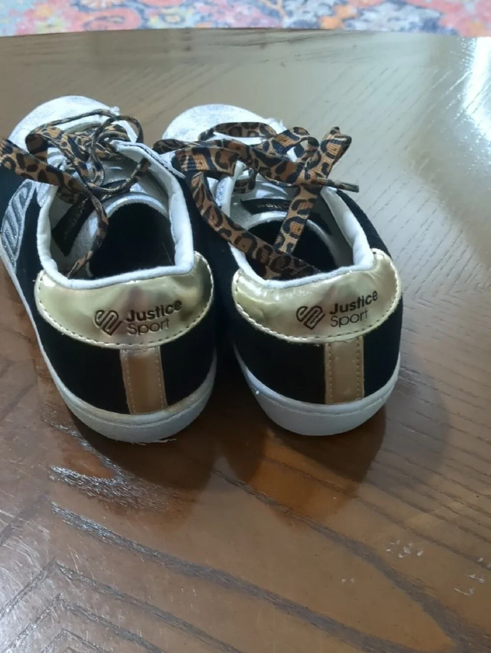 Justice upper lace