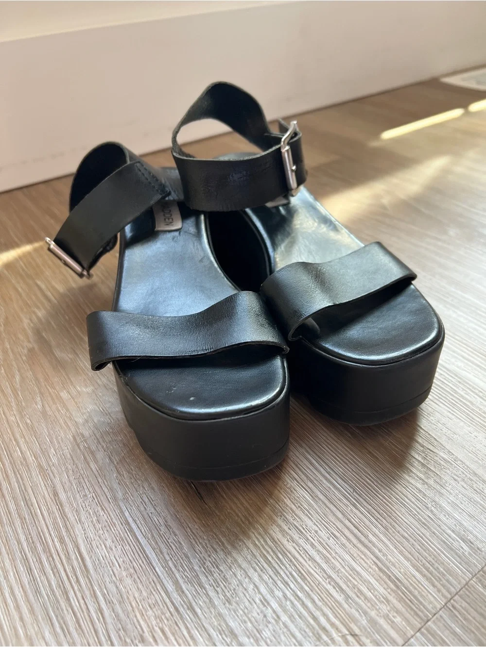 Steve Madden chunky cushioned sleek