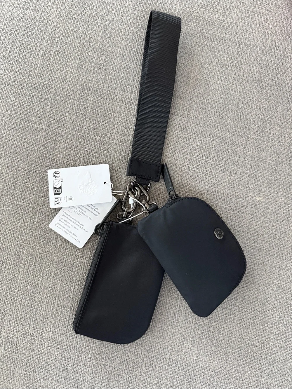 lululemon athletica compact wristlet