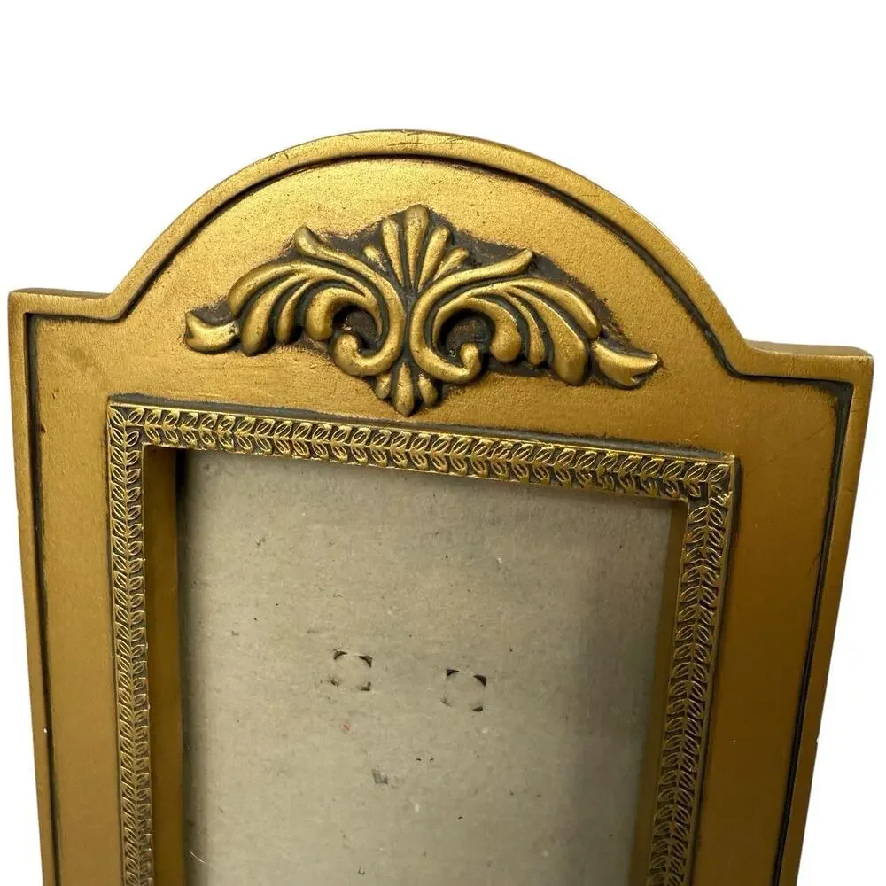Connoisseur vintage gold
