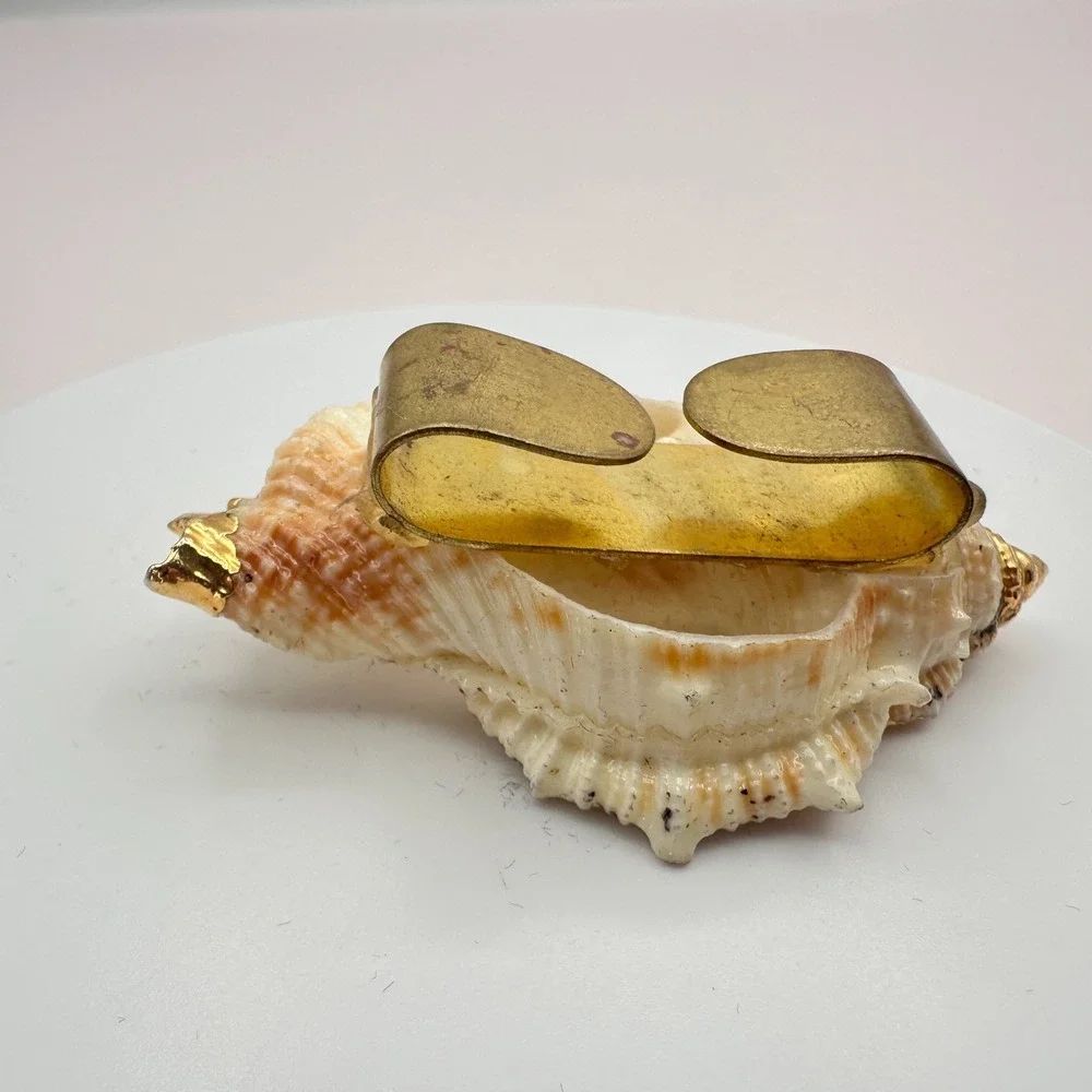 The Unbranded Brand be seashell