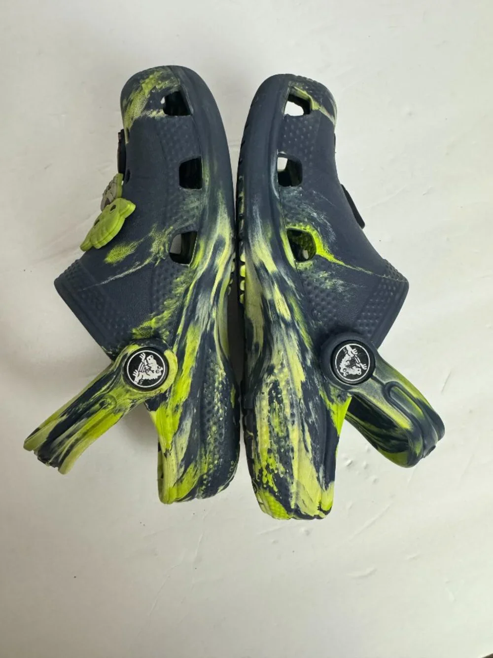 CROCS green boy