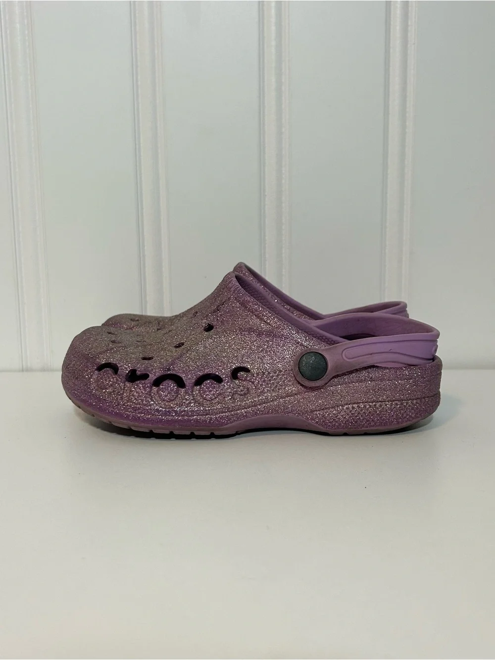 CROCS finish slip ventilation