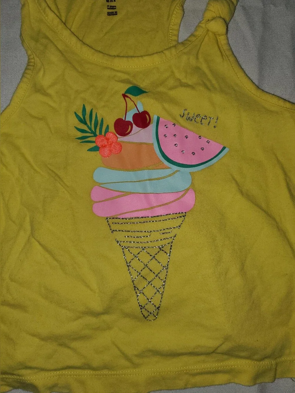 GAP bright yellow