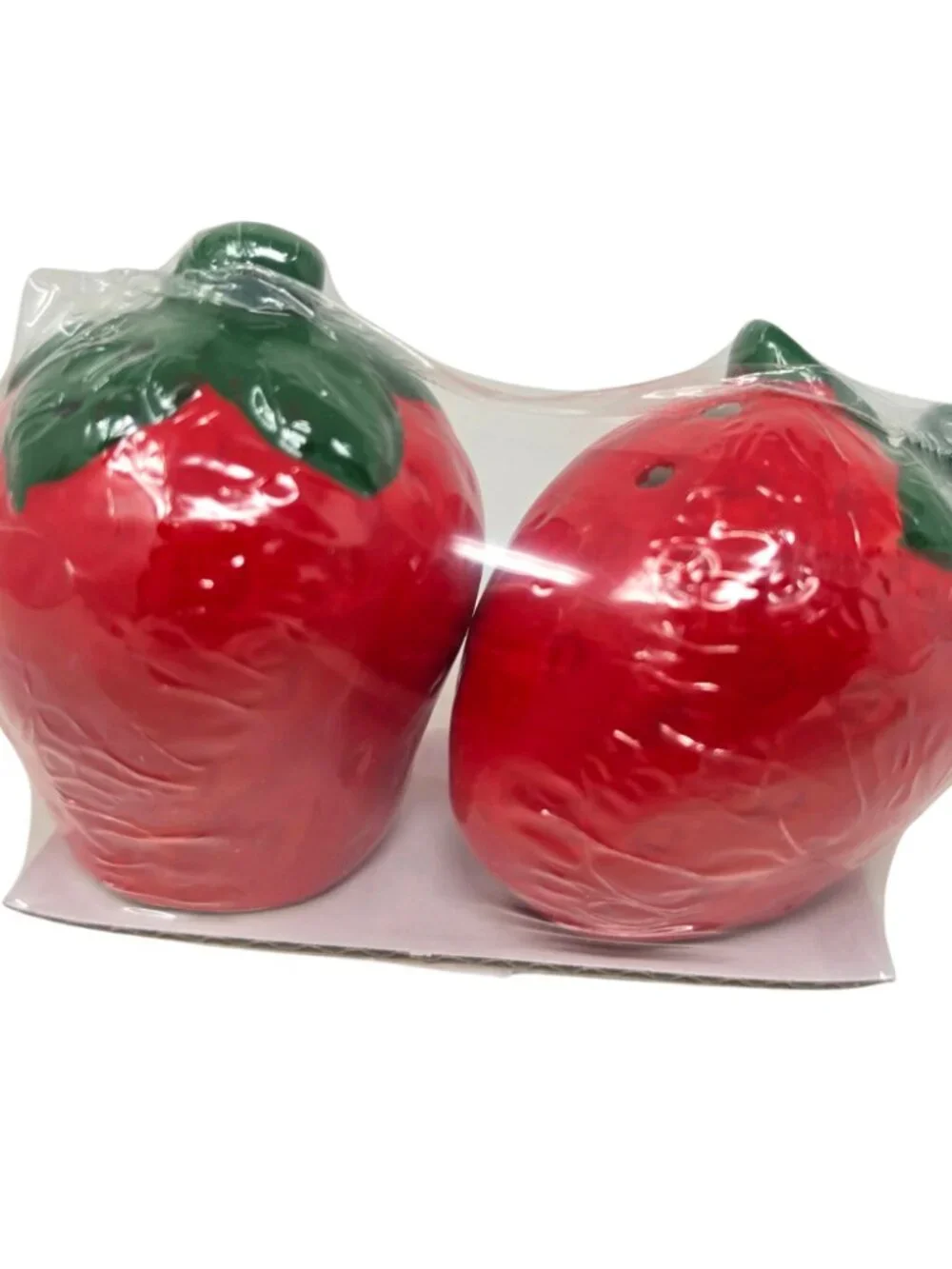 New Strawberry Salt & Pepper Shakers Set 2.25