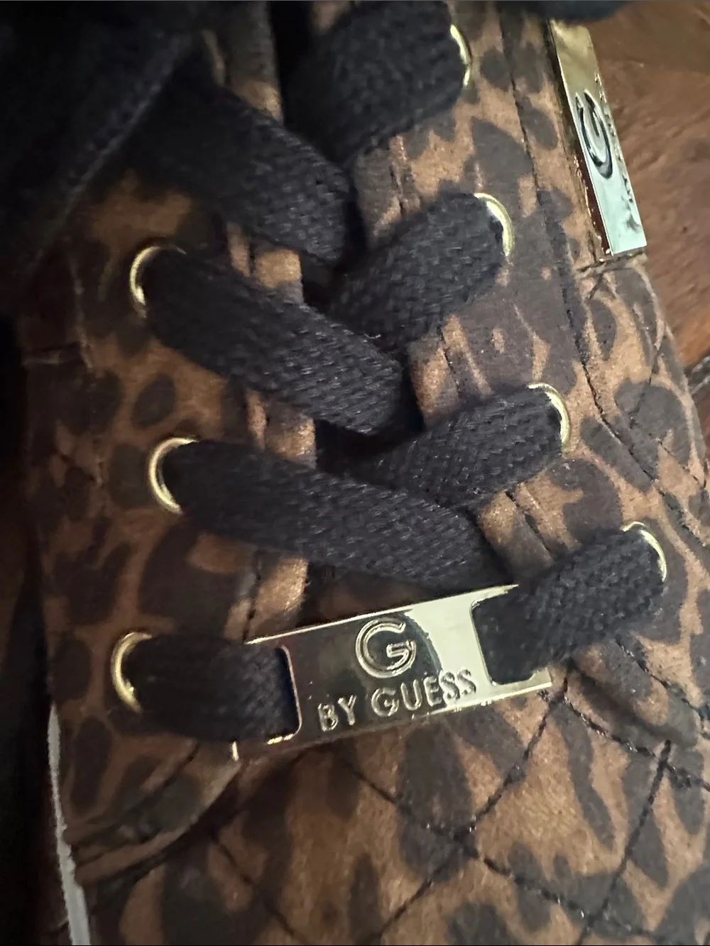 Guess low top