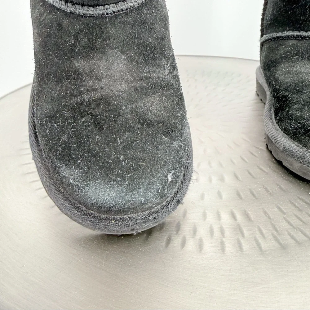 UGG cozy black