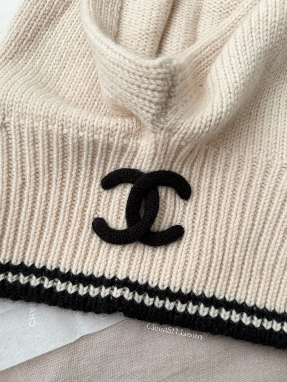 Auth BN Chanel 25B CC Logo Beige Balaclava Hood