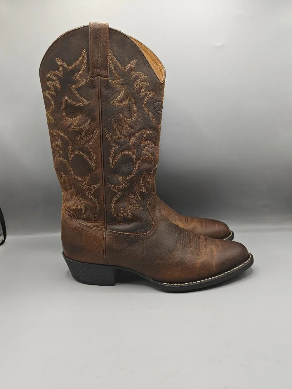 Ariat Heritage R Toe 10002204 Men's size 9.5EE Brown Leather Western Cowboy Boot