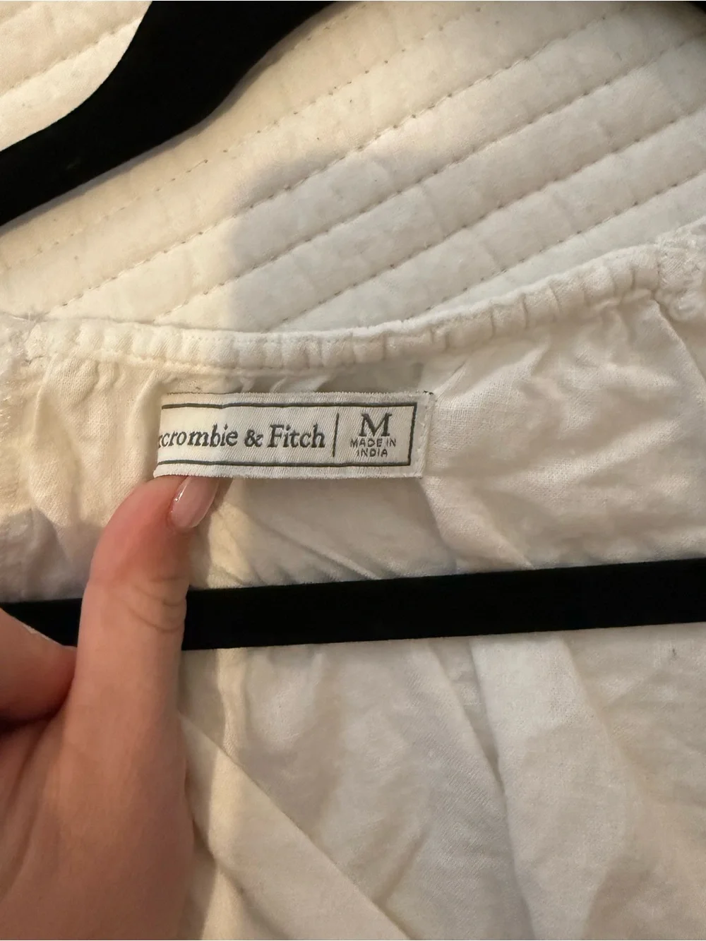 Abercrombie & Fitch flattering detail fabric