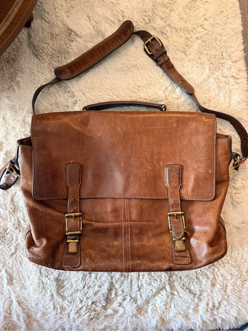 Frye Logan Leather Messenger Bag in Cognac