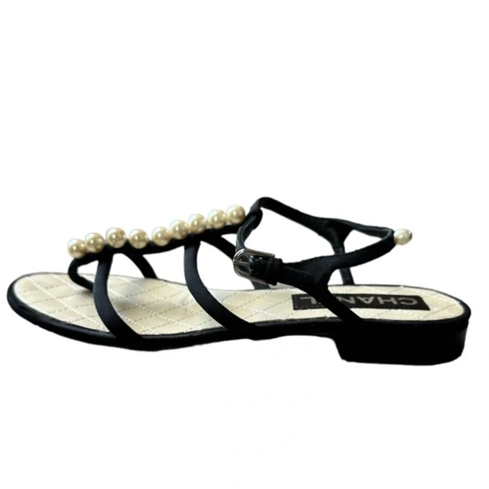 Chanel Black Leather Flat sandals Size 36.5