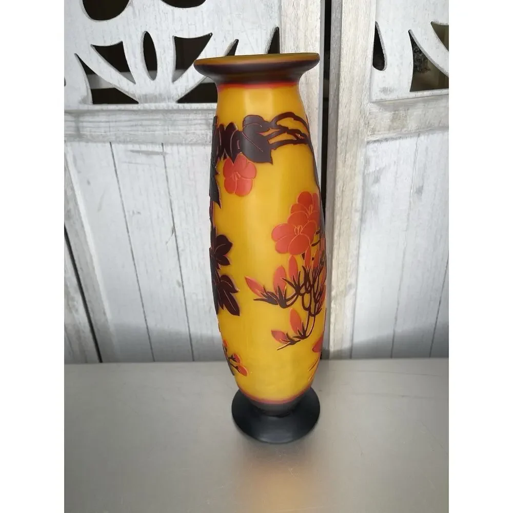Unmarked cameo art