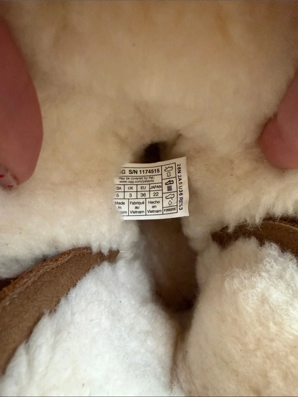 UGG pull worn