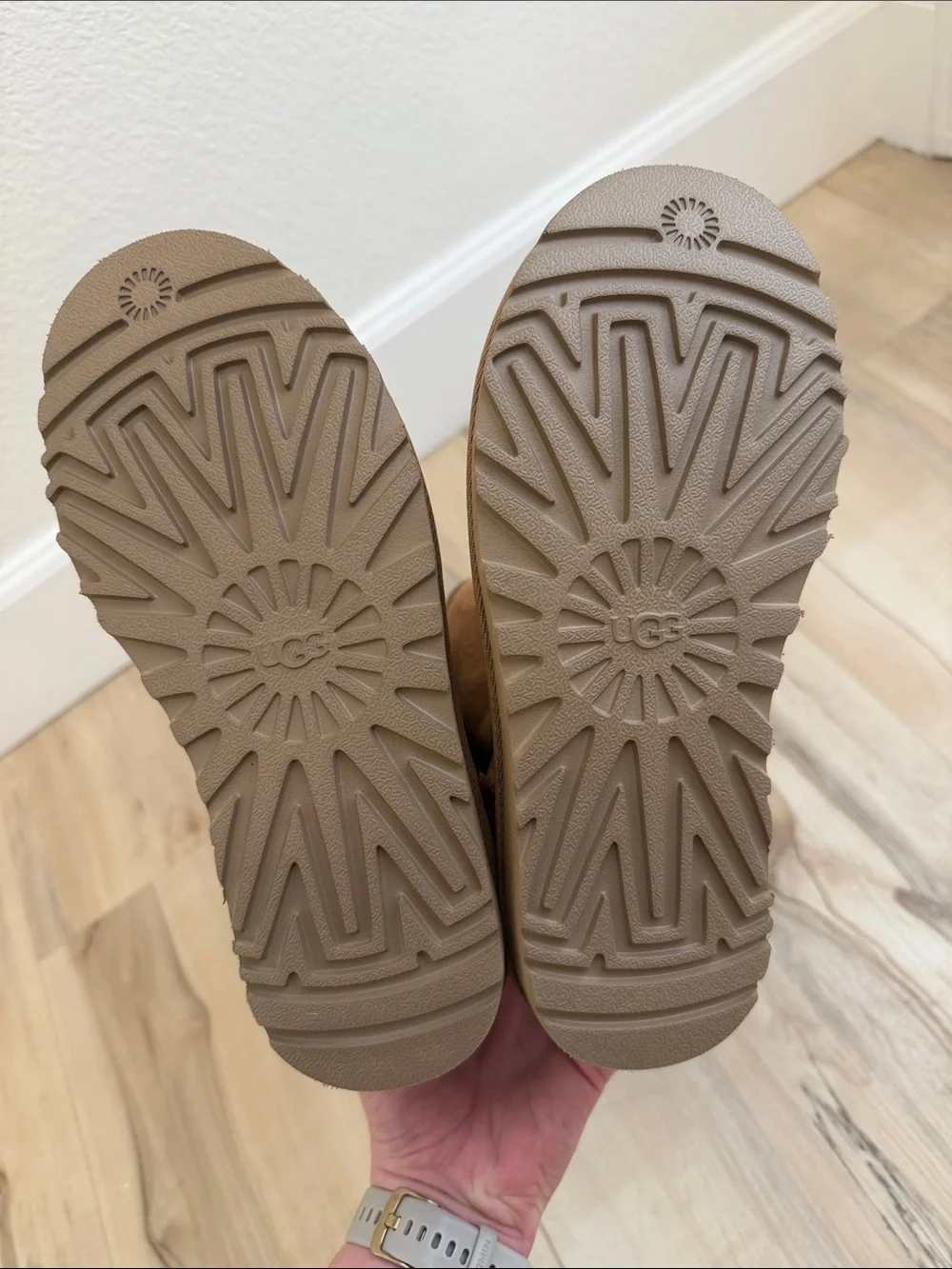 UGG rubber short