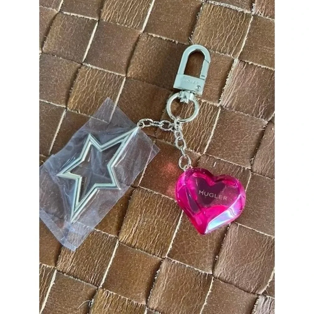 Mugler pink heart