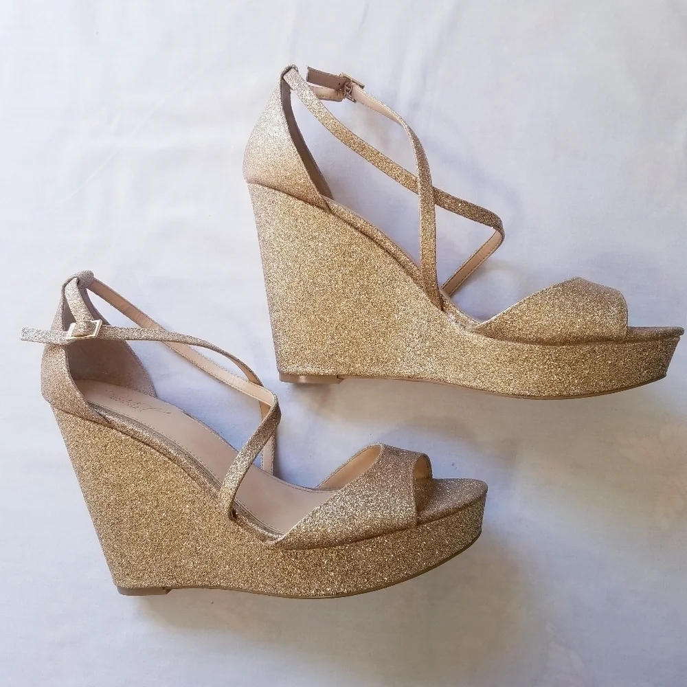 Badgley Mischka | Platform Gold‎ Glitter Sandals