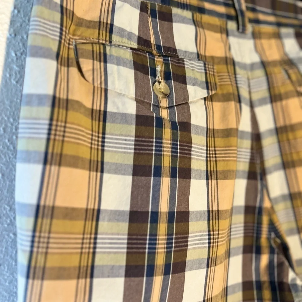 Banana Republic embrace classic