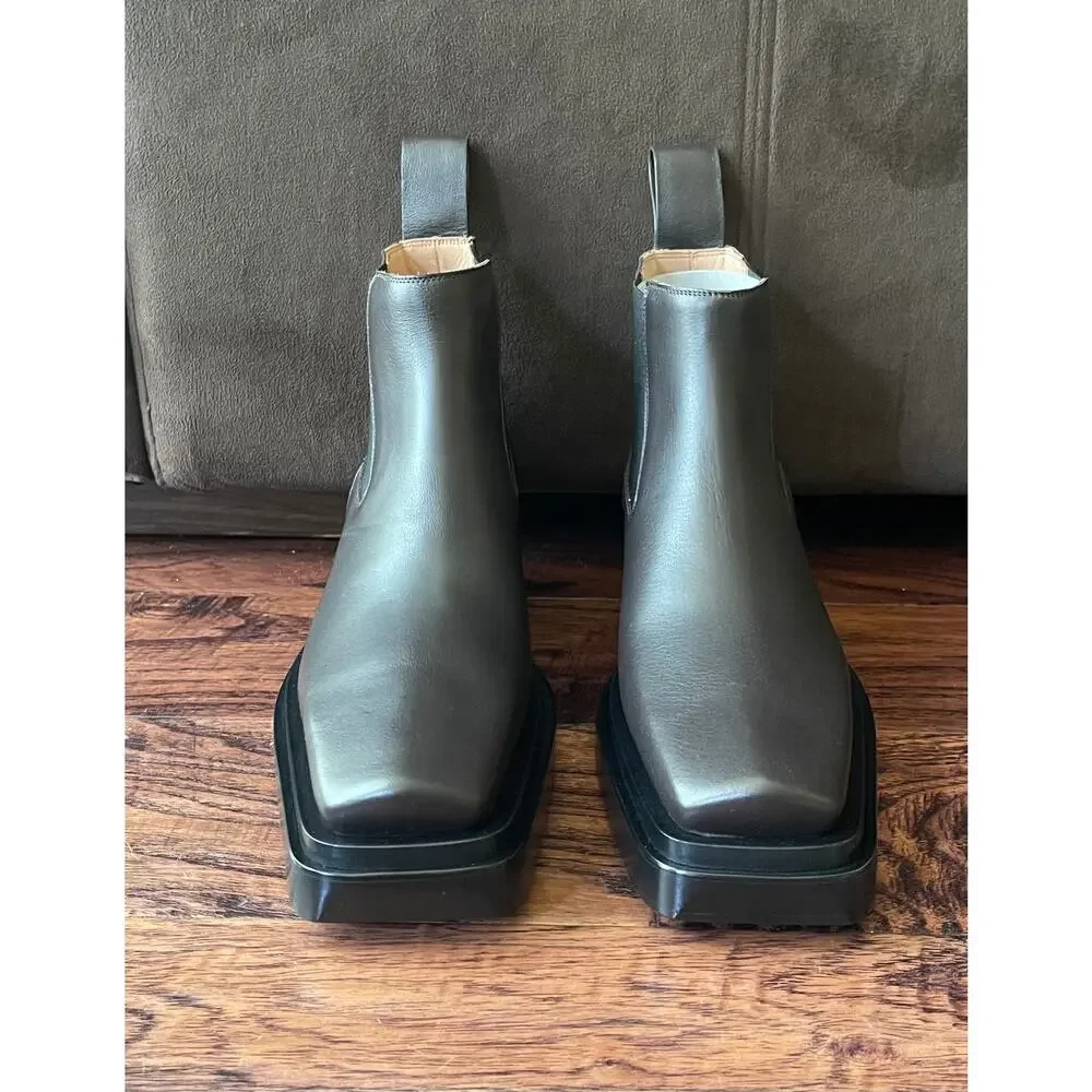 Bottega Veneta $1 800