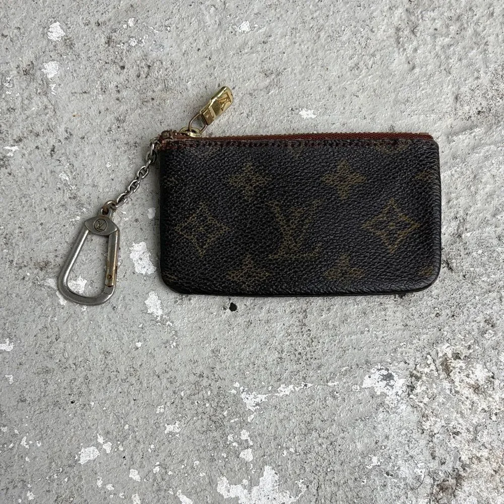 Louis Vuitton key Pochette