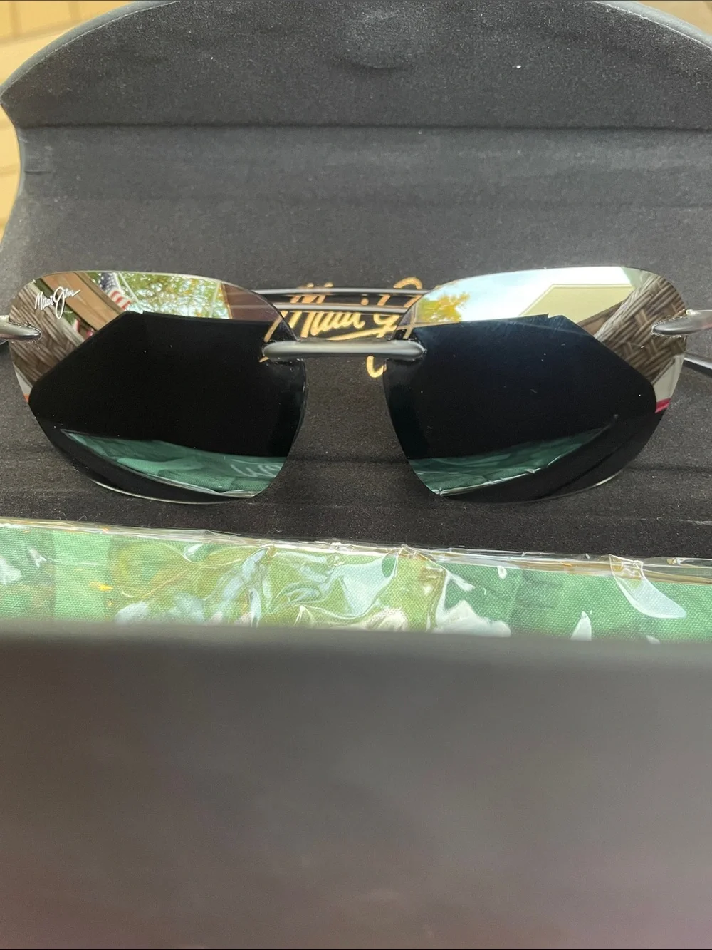Maui Jim branded smoke maui
