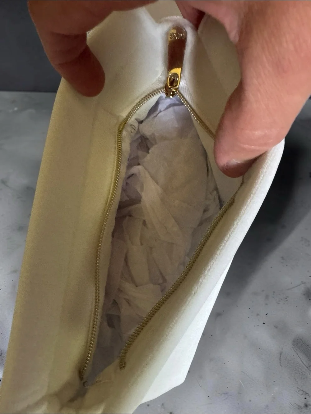Dior zipper exterior closure
