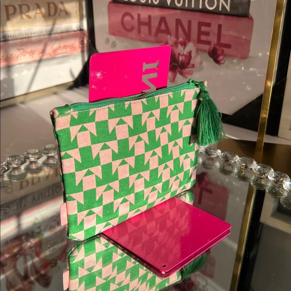 ipsy chic cosmetic