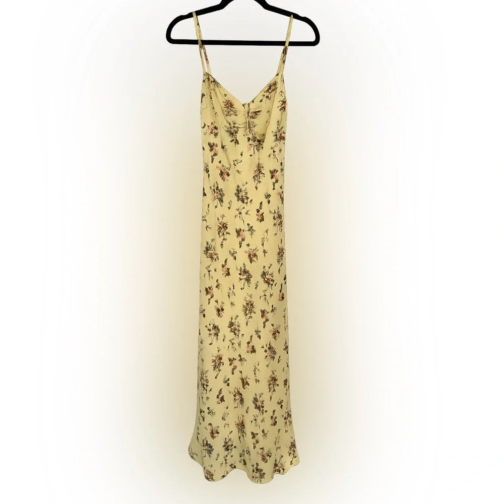 Abercrombie & Fitch chic yellow