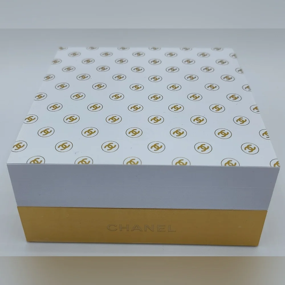 CHANEL refined piece