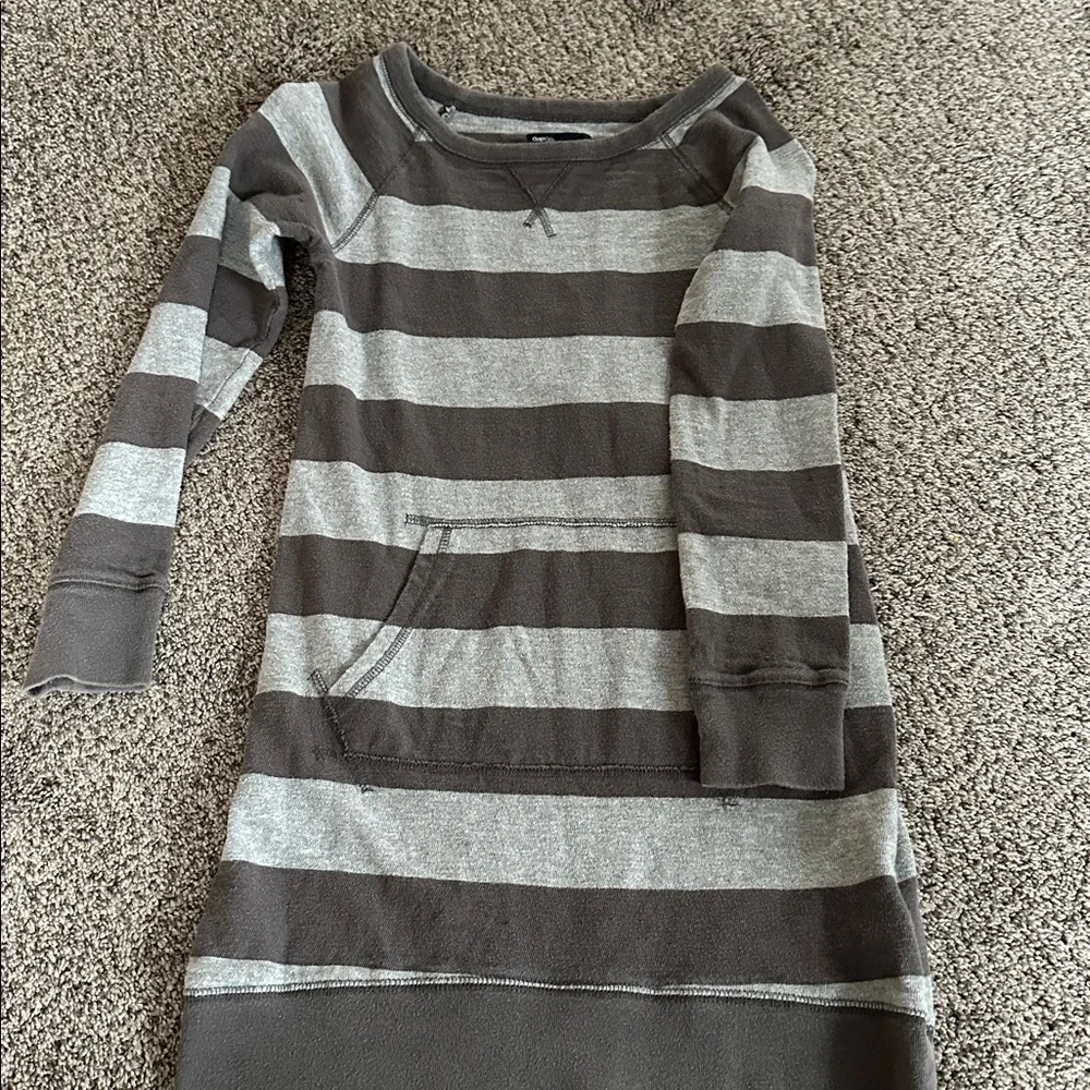 GAP grey stripe