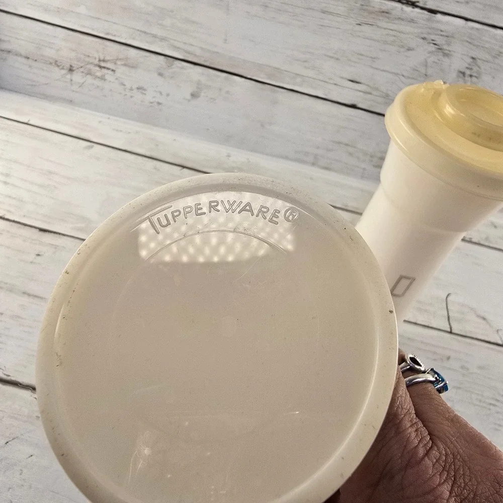 Tupperware vintage hourglass