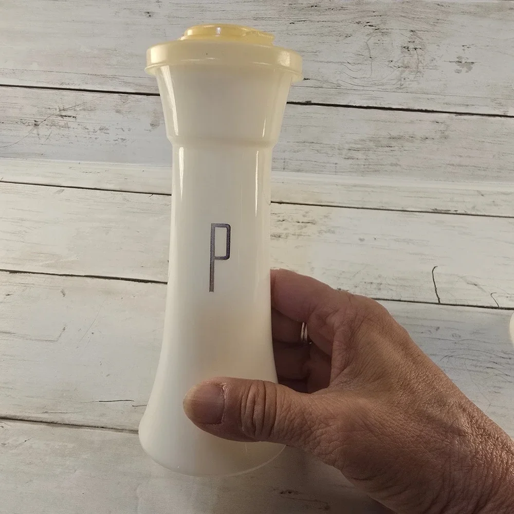 Tupperware vintage hourglass
