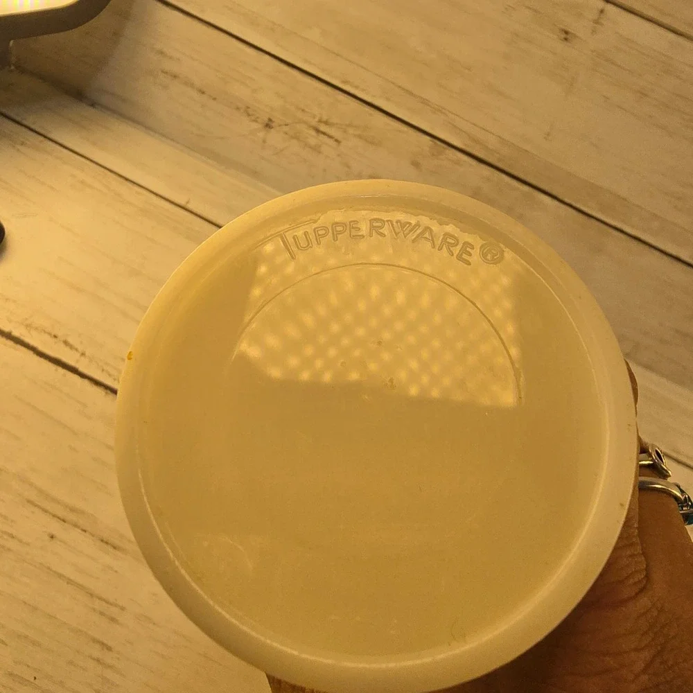 Tupperware vintage hourglass