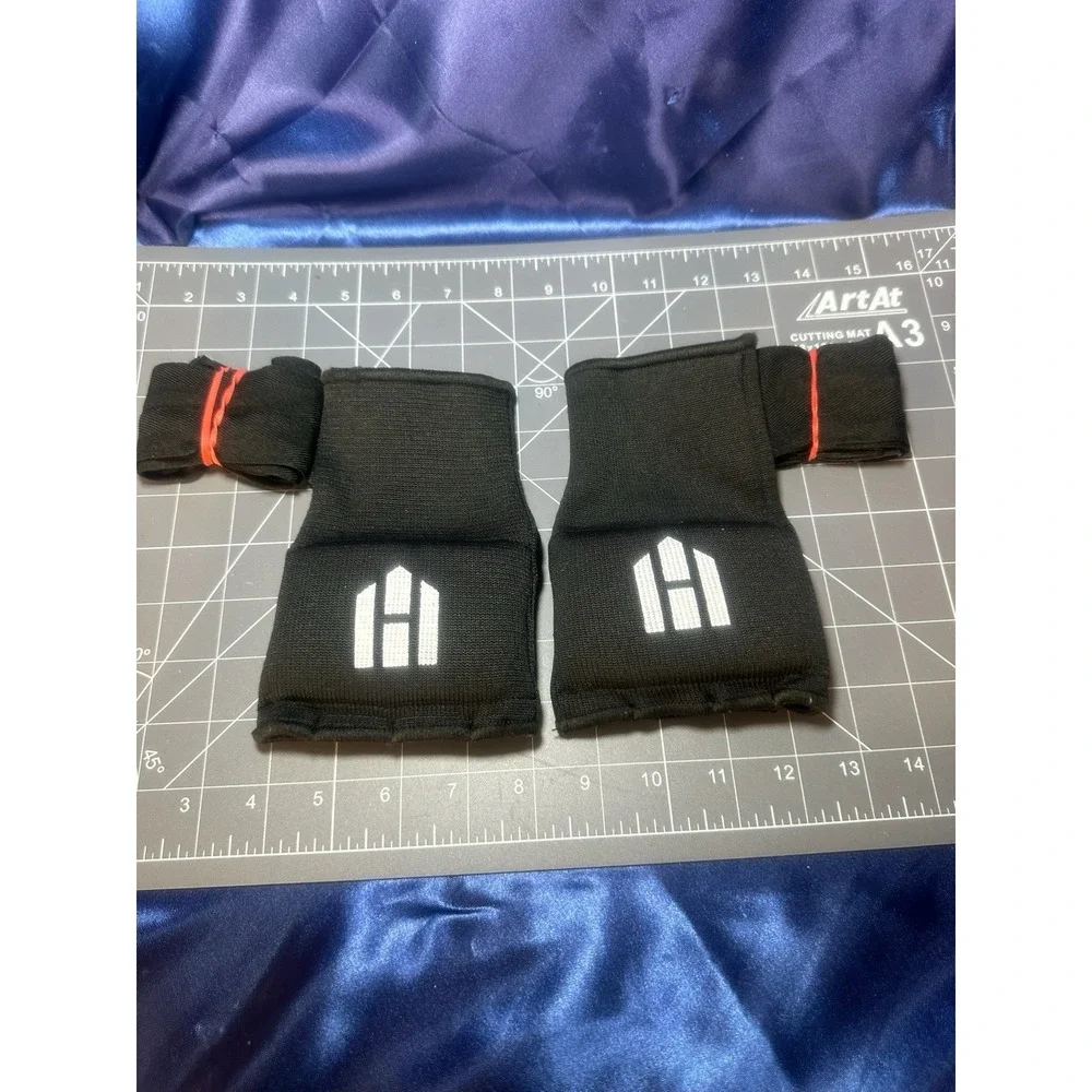 HAWK Padded Inner Gloves for Kick/Boxing, Muay Thai, MMA Gel Hand Wraps Sz S/M