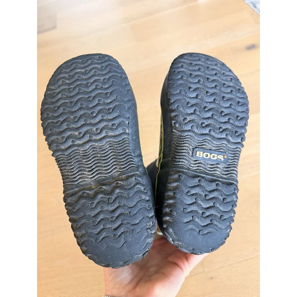 Bogs youth size