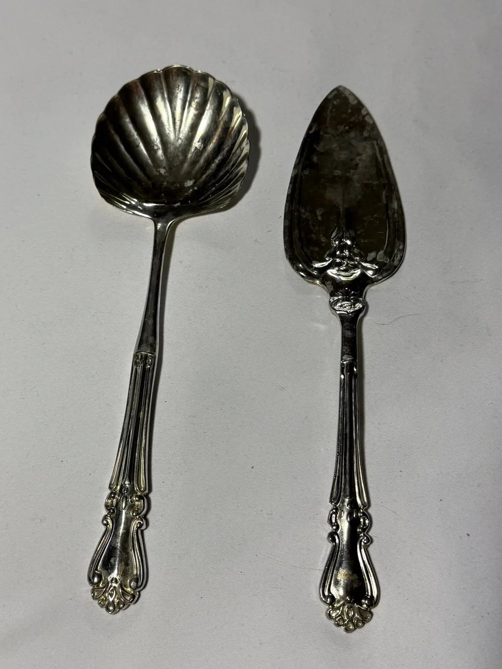 Silver-Color Decorative Serving Spoon and Cake Server - Classic Home Dining Set