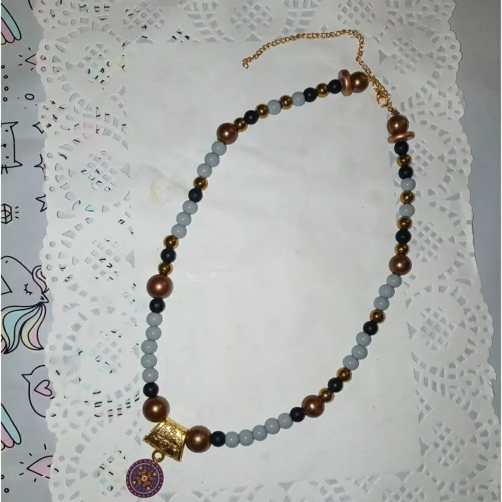 dvsBoutique handmade by