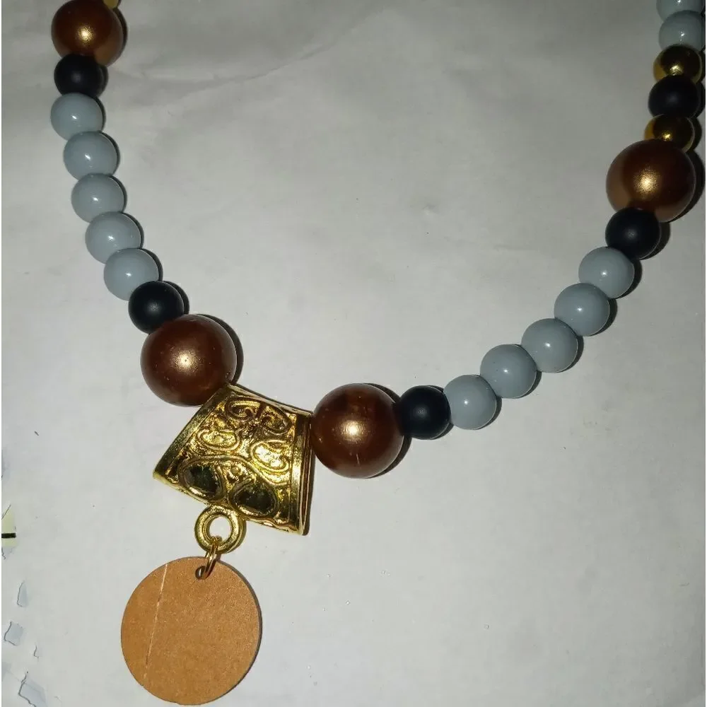 dvsBoutique handmade by