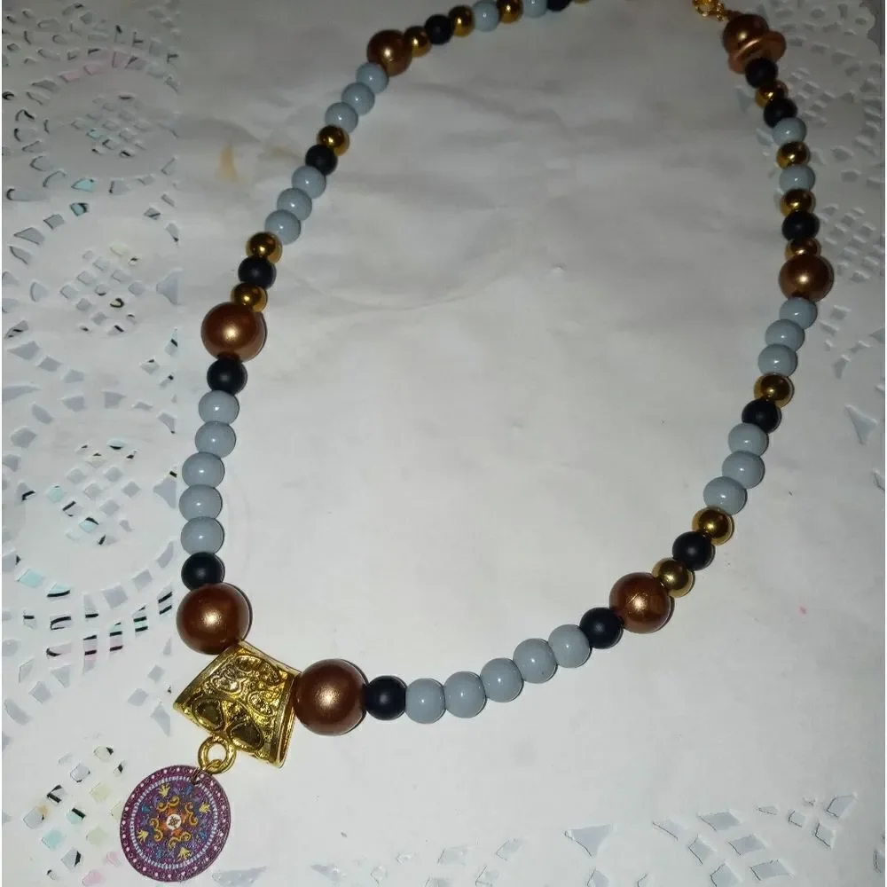 dvsBoutique handmade by