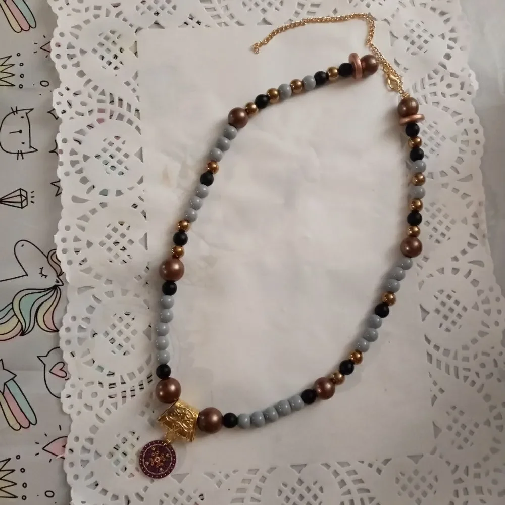 dvsBoutique handmade by
