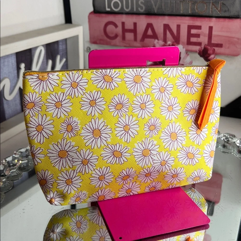 unbranded vibrant adorned this